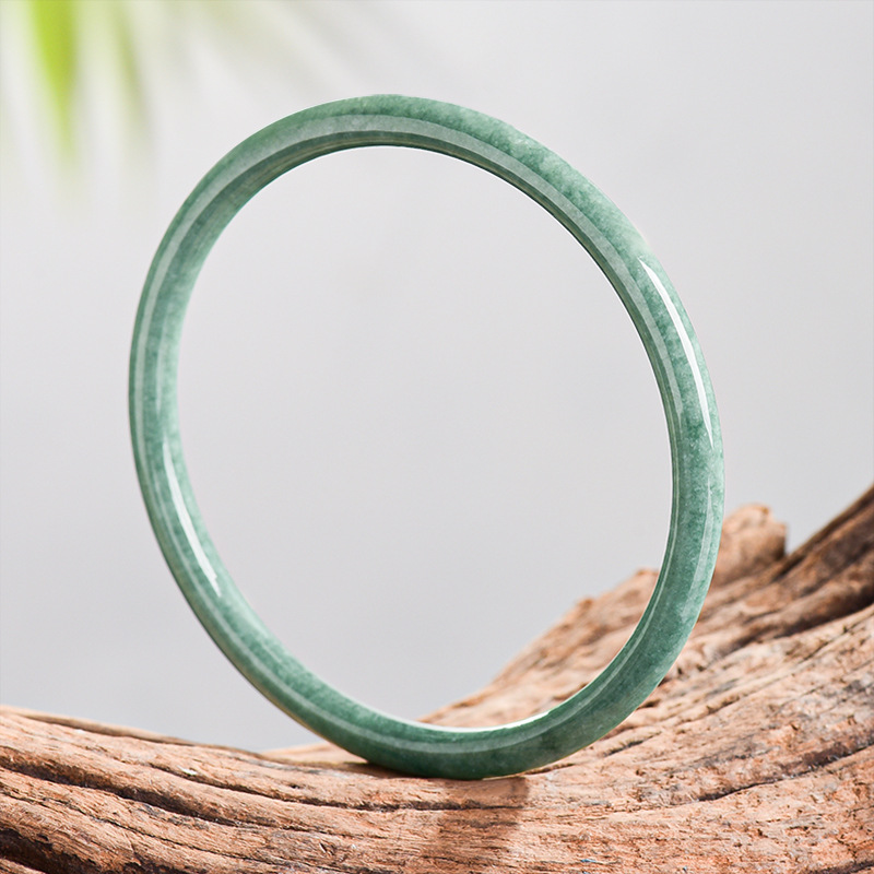 Natural Burmese Jadeite Bracel - огляд і ціна Bracelets